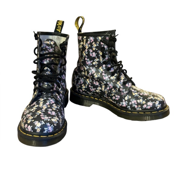 Dr Doc Martens 1460 Tydee Black Floral Leather Combat Boots 8 Eye Womens Size 7